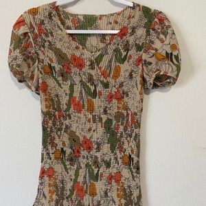 Stretchy floral blouse